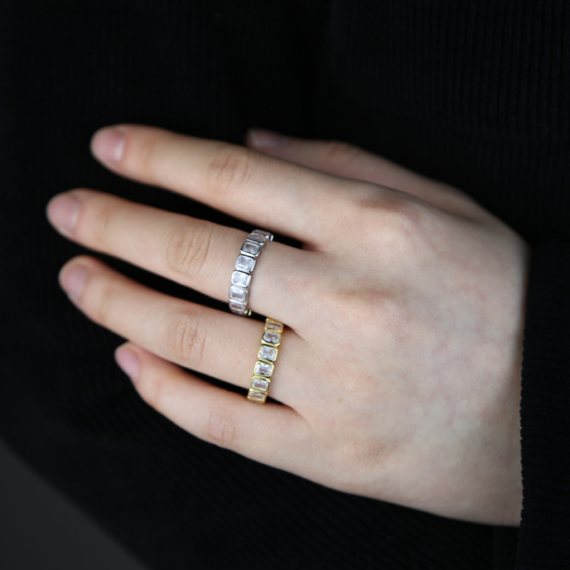 Delikat 925 Sterling Silver Ring Baguette Cubic Zirconia CZ Charm Fashion Wedding Engagement Ring Smycken för kvinnor