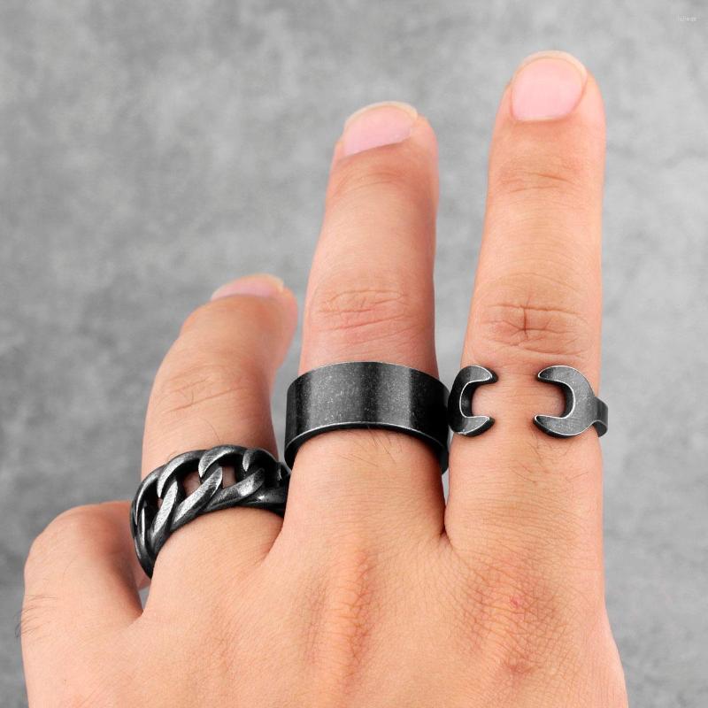 Anillos de clúster retro vieja redonda negra simple acero inoxidable hombre punk hip hop para biker biker biker de novio regalo de creatividad whol233d