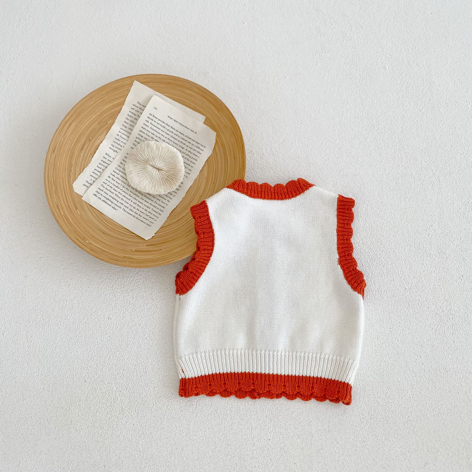 Ins Baby Kids Clothing Sweater Vest O-Neck編み赤と白のパッチワークの花のセーター100％綿100％綿