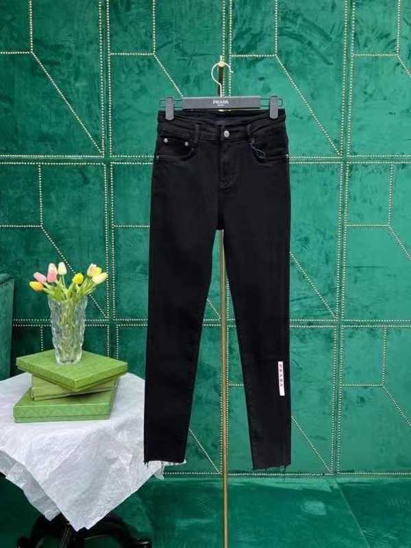 Kvinnors jeansdesigner New Fashion Letter Red Label Washed Trouser Feet Borsted Elastic mångsidiga denim Pants LJE5