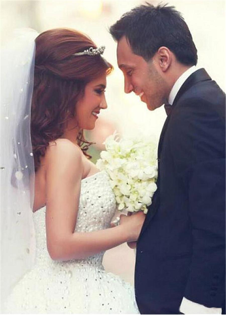 Suknie ślubne z dekoltem w kształcie serca z koralikami kryształki Pełna suknia balowa spódnica płynie sukienki ślubne