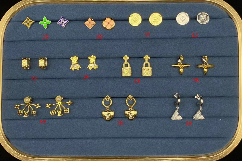 Nieuw ontworpen vrouwen Zilveren Dikke ketting Stud Earring V Letter volledige diamanten Messing 18K Vergulde dameshangers Oorbellen hoepels Designer Sieraden SET 21-39