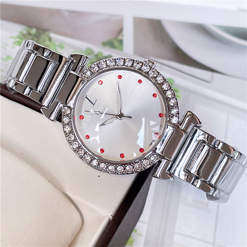 Volledige merkpolhorloges Women Ladies Girl Crystal Style Luxury Metal Steel Band Quartz Clock L90