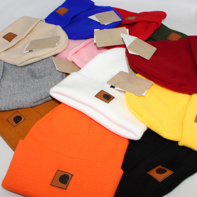 Moda Tasarımcı Beanie Şapkalar Mektup Deri Yün Beanies Erkek ve Kadın Sıcak Kayak Şapkası Düz ​​Renk