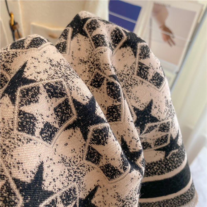 2022 nuove lettere eleganti stampa imitazione sciarpa di cashmere donna autunno inverno versatile caldo morbido scialle con nappa moda Pashmina 578d