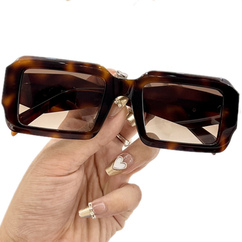 2023 نموذج أزياء نظارة شمسية للنساء UV400 فردي مربع بلانك ، نظارات التدرج الكامل 51-23-145 لوصفات الموصوفة الطبية