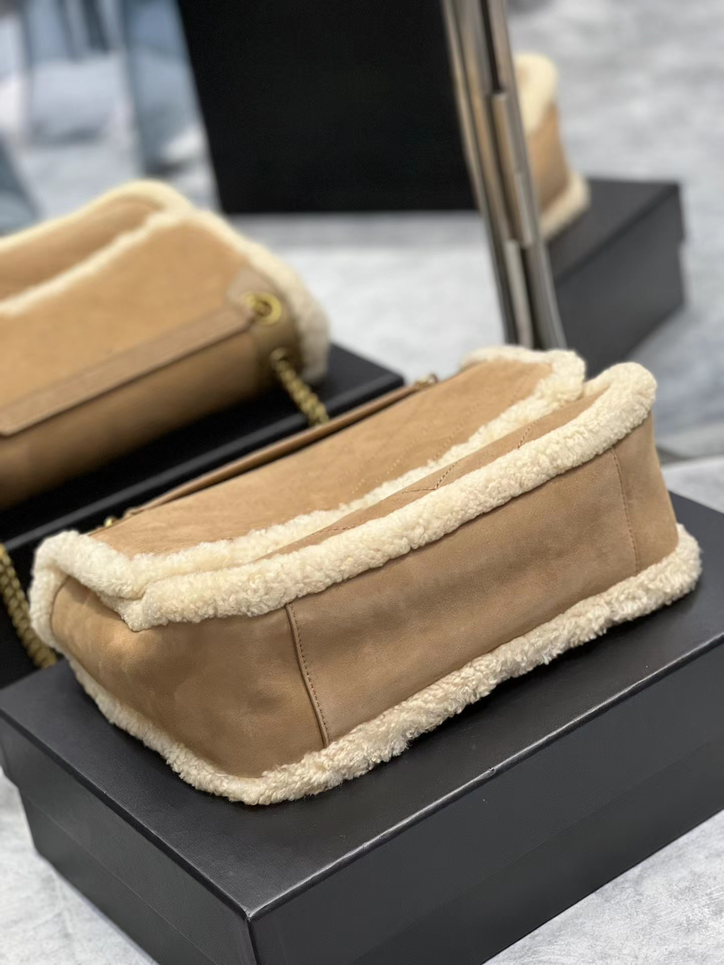 Luxury Handbag Shoulder Bags Leather Designers Jacquemu Hand Flap Velvet Bamnino Palm Pattern Tote LE Bambino LONG Noeud Long Version Grand Armpit Bag