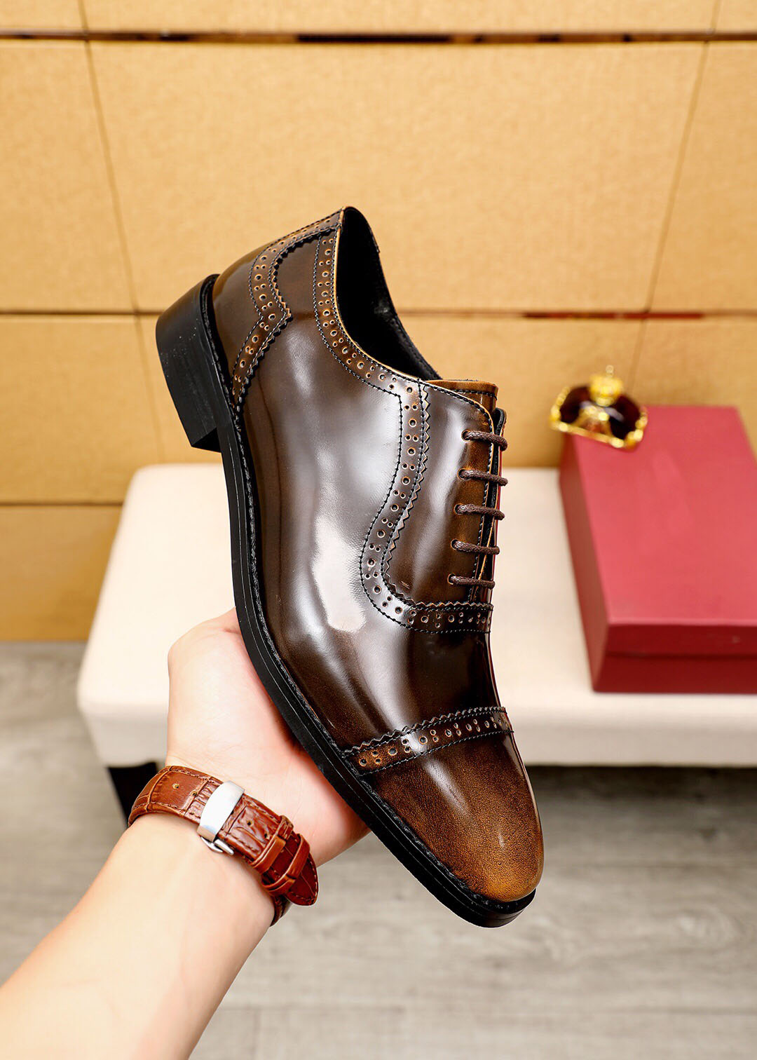 New 2023 Men's Brand Dress Shoes Men Business Fashion Fashion Brogue Sapatos masculinos casuais de couro de couro de casamento tamanho 38-45