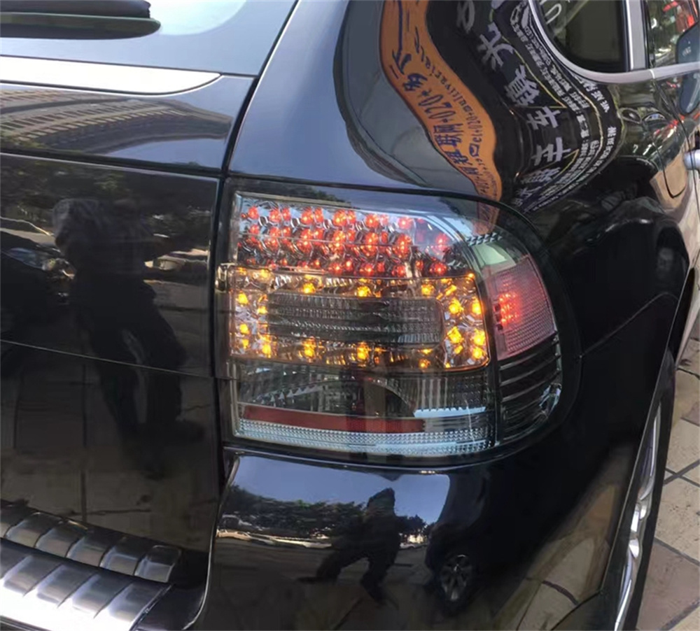 Bil TAILDIGHTS MONTERING FOG LIGHT DYNAMISK STREAMER TURS SIGNAL INDIKATOR FￖR PORSCHE CAYENNE 2003-2007 LED-bakljus