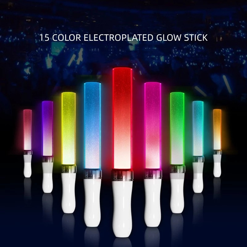 25 cm cadeau de fête 15 bâtons lumineux LED à changement de couleur bâton lumineux clignotant lumineux alimenté par batterie pour les festivals de camping fluorescents Rave anniversaire concert mariage