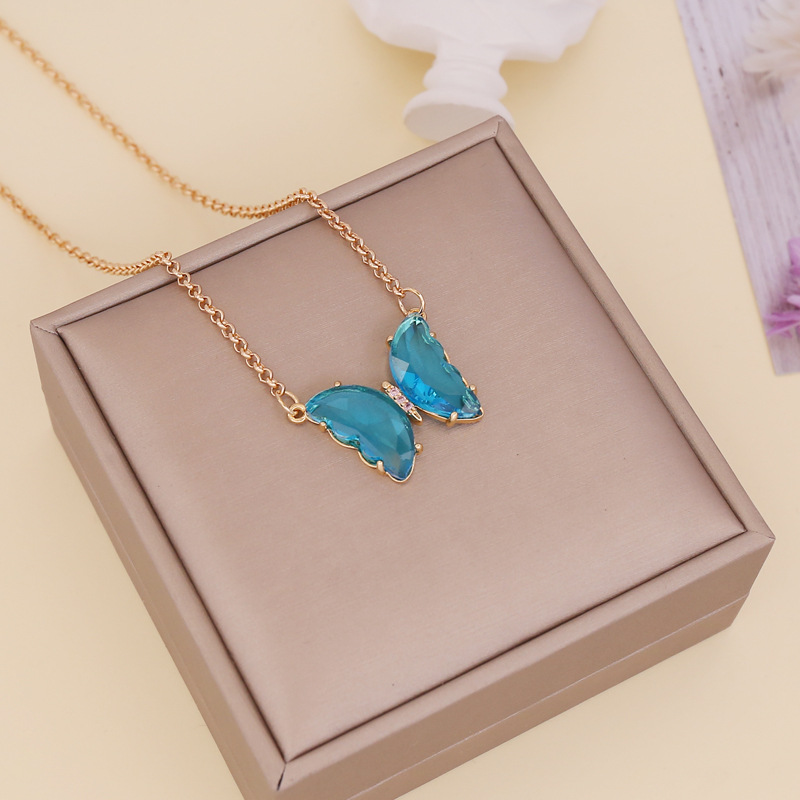 Verre Cristal Papillon Collier Translucide 9 Couleurs Bijoux De Luxe Femmes Pendentif Collier Simple Et Élégant Emballage En Plastique Opp