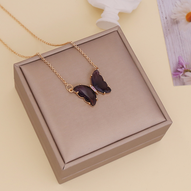Glass Crystal Butterfly Necklace Translucent Luxury Jewelry Women Pendant Necklace Simple And Elegant Opp Plastic Packaging