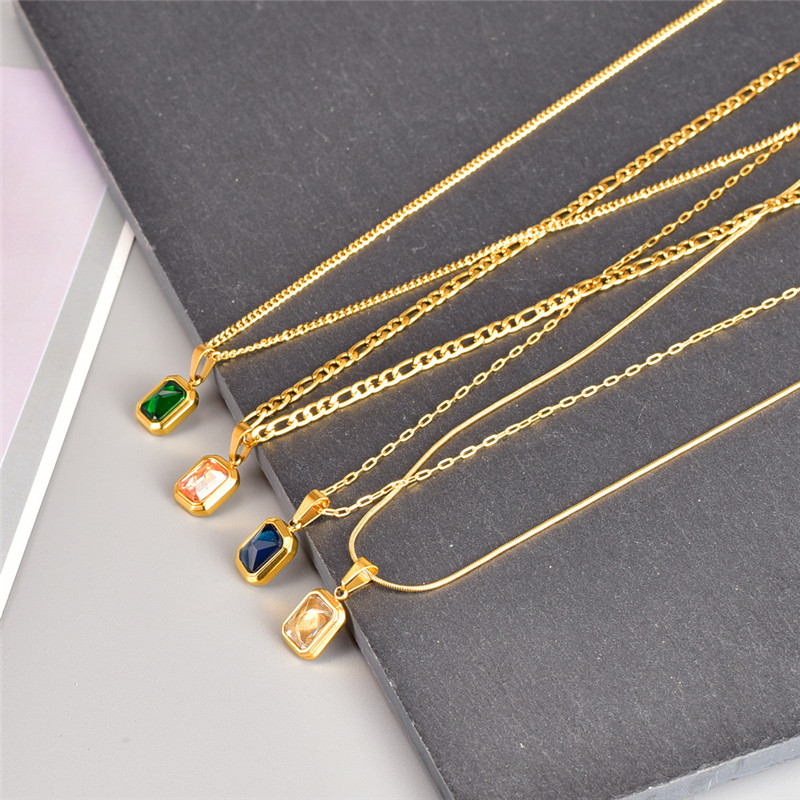 Punk Hip Hop Jewelry 18K Gold Designer Halsband Blue White Green Crystal Square Pendant Halsband 316L Titanium Steel Chain for Woman Party Fashion Chokers Gift