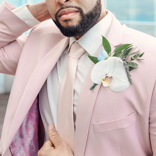 Blush Pink Men Wedding Tuxedos 2 stycken hackad lapel födelsedagsfest man kläder bröllop byxor uppsättningar