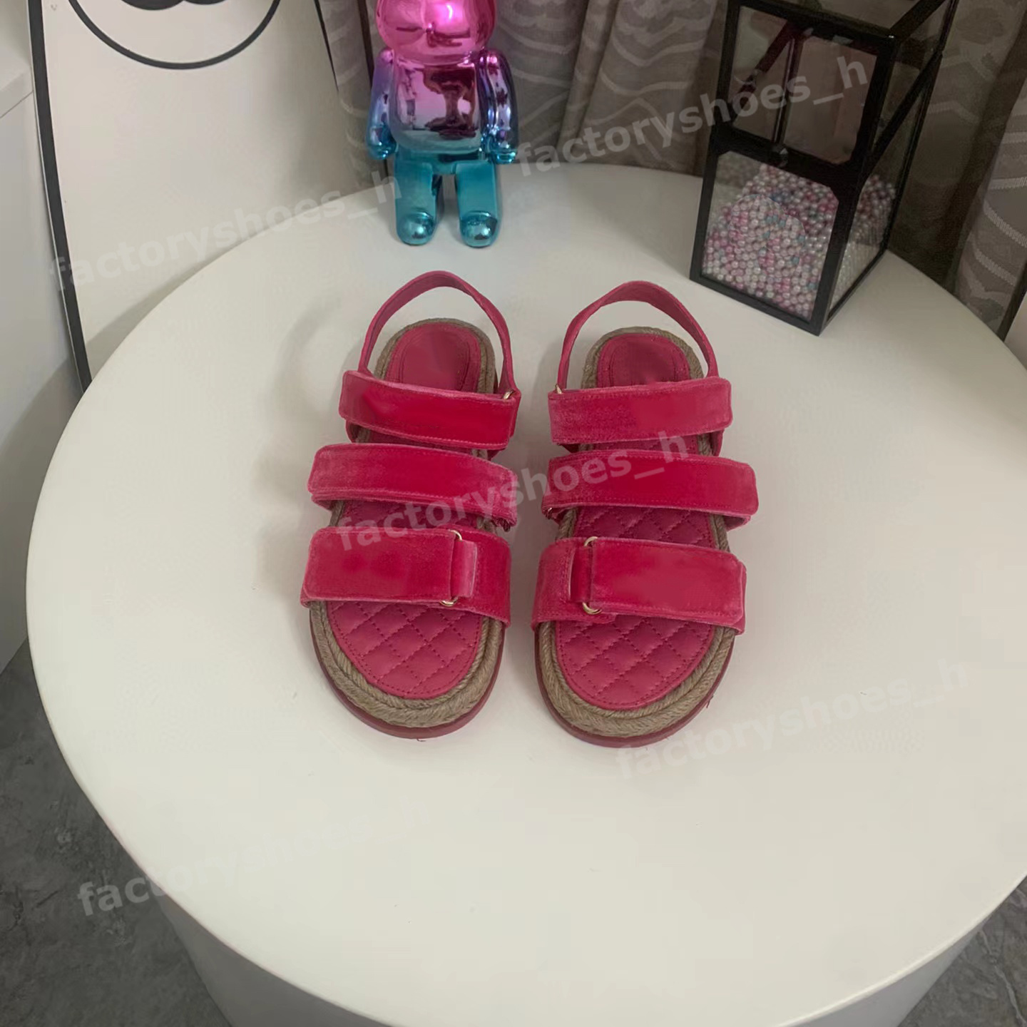 Designer sandalen vrouwen fluweel sandaal stro platform slippers dames echte lederen slipper klassieke zomer strand sandaalhaak en lusbevestigingen schoenen