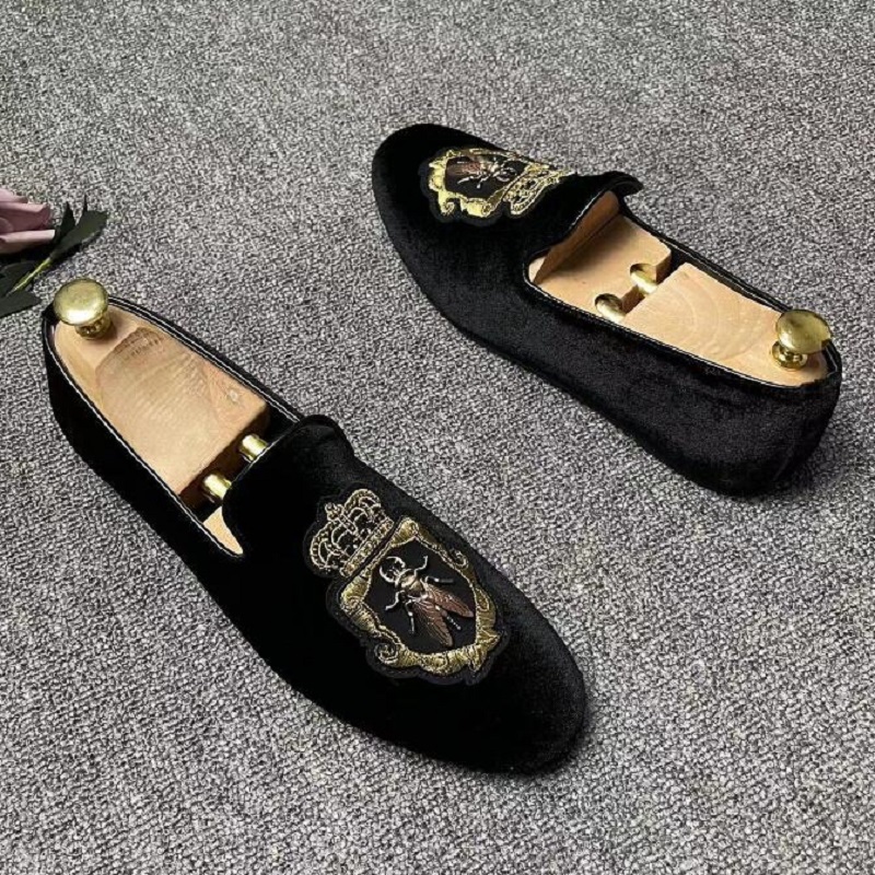 Mannen ademende feest nachtclub kleding schoenen koe suede lederen borduurwerk klinknagels loafers slip-on luie rijschoen