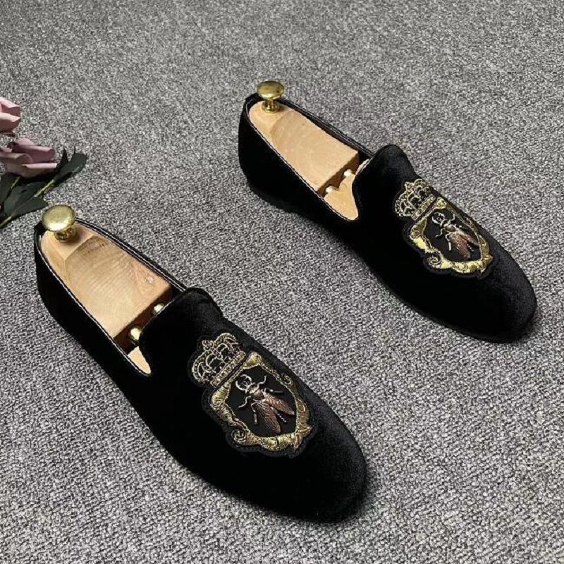 Mannen ademende feest nachtclub kleding schoenen koe suede lederen borduurwerk klinknagels loafers slip-on luie rijschoen