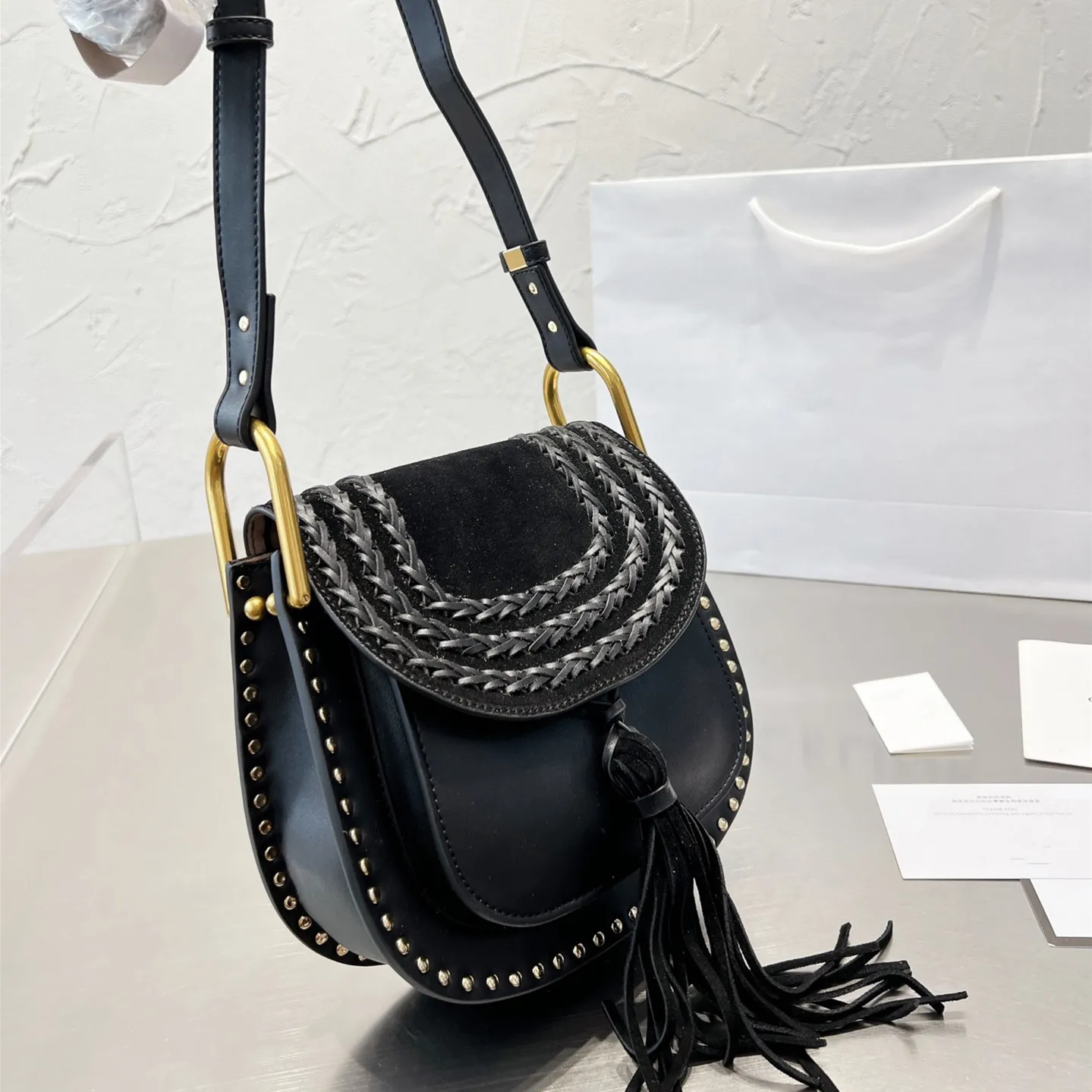 Cowhide Women Handtaschen Designer -Tasche Round Sattel Quaste -Umh￤ngetaschen Harte M￤dchen Mode -Geldb￶rsen