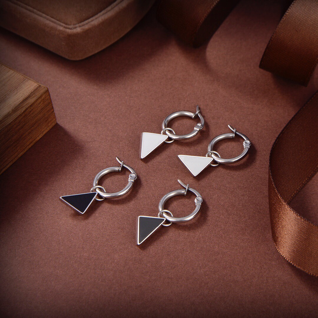 Luxe design stud oorbellen mode voor man vrouw omgekeerde driehoek p letter inlay ontwerpers sieraden pe1 --03 feest valentijnsdag cadeau