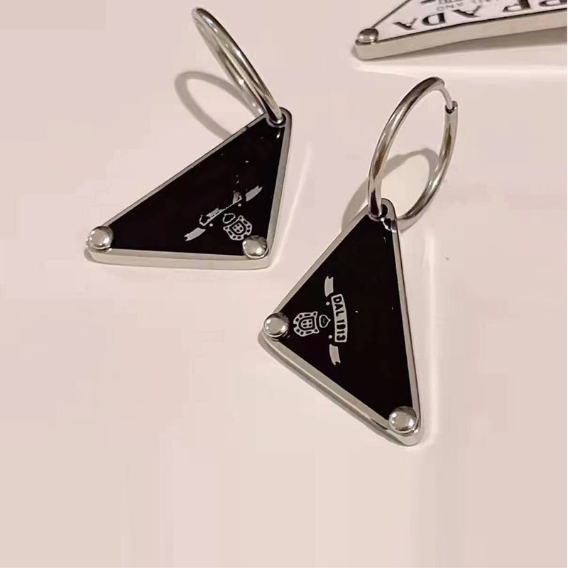 Célèbre conception Triangle boucles d'oreilles hommes boucle d'oreille cerceau femmes Triangle boucles d'oreilles noir et blanc fête bijoux ornements Simple élégant