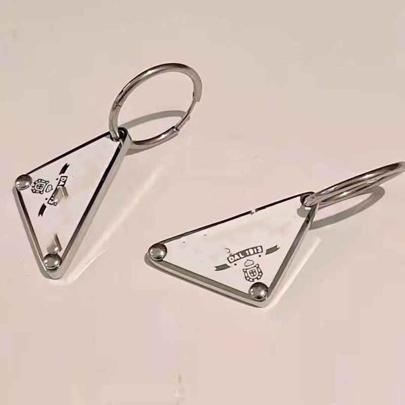 Célèbre conception Triangle boucles d'oreilles hommes boucle d'oreille cerceau femmes Triangle boucles d'oreilles noir et blanc fête bijoux ornements Simple élégant