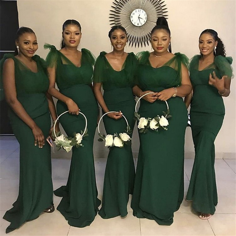 Robes de demoiselle d'honneur africaines Sexy vert col en v sans manches longueur de plancher balayage Train soie Satin fête de mariage robes de demoiselle d'honneur