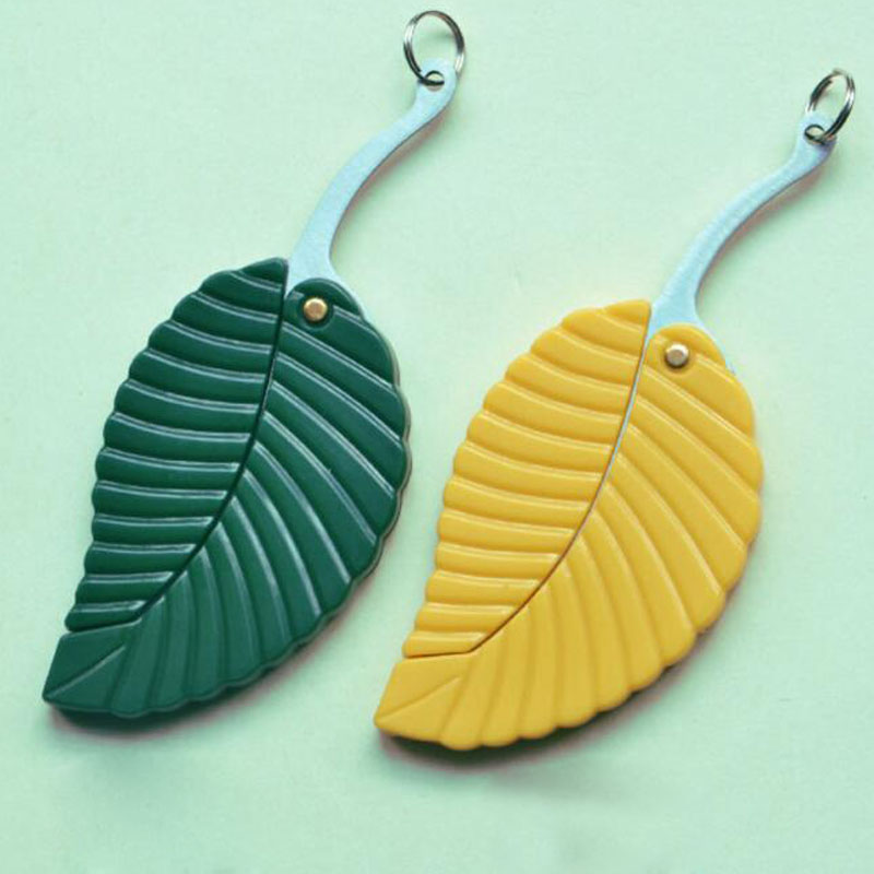 Mini Leaf Folding Knife Keychain Party Favor Pendant Portable Outdoor Camping Pocket Knives Survival Tool 2 Colors
