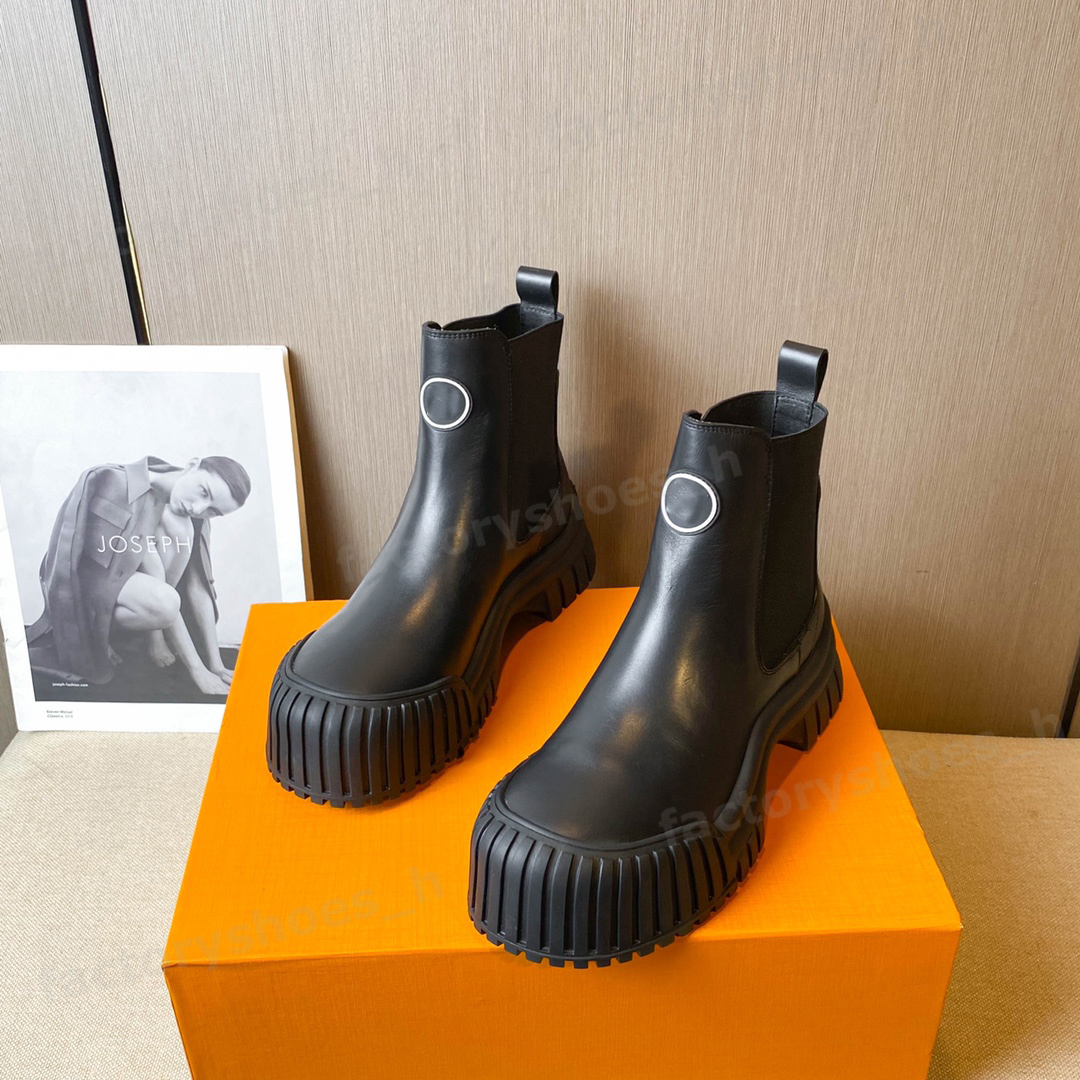 مصمم أحذية Ruby Flat Boot Women Ranger Bootie Cowhide Leather Coled Canle Boot Platform Chelsea Booties Light Rubber Extole Bootss
