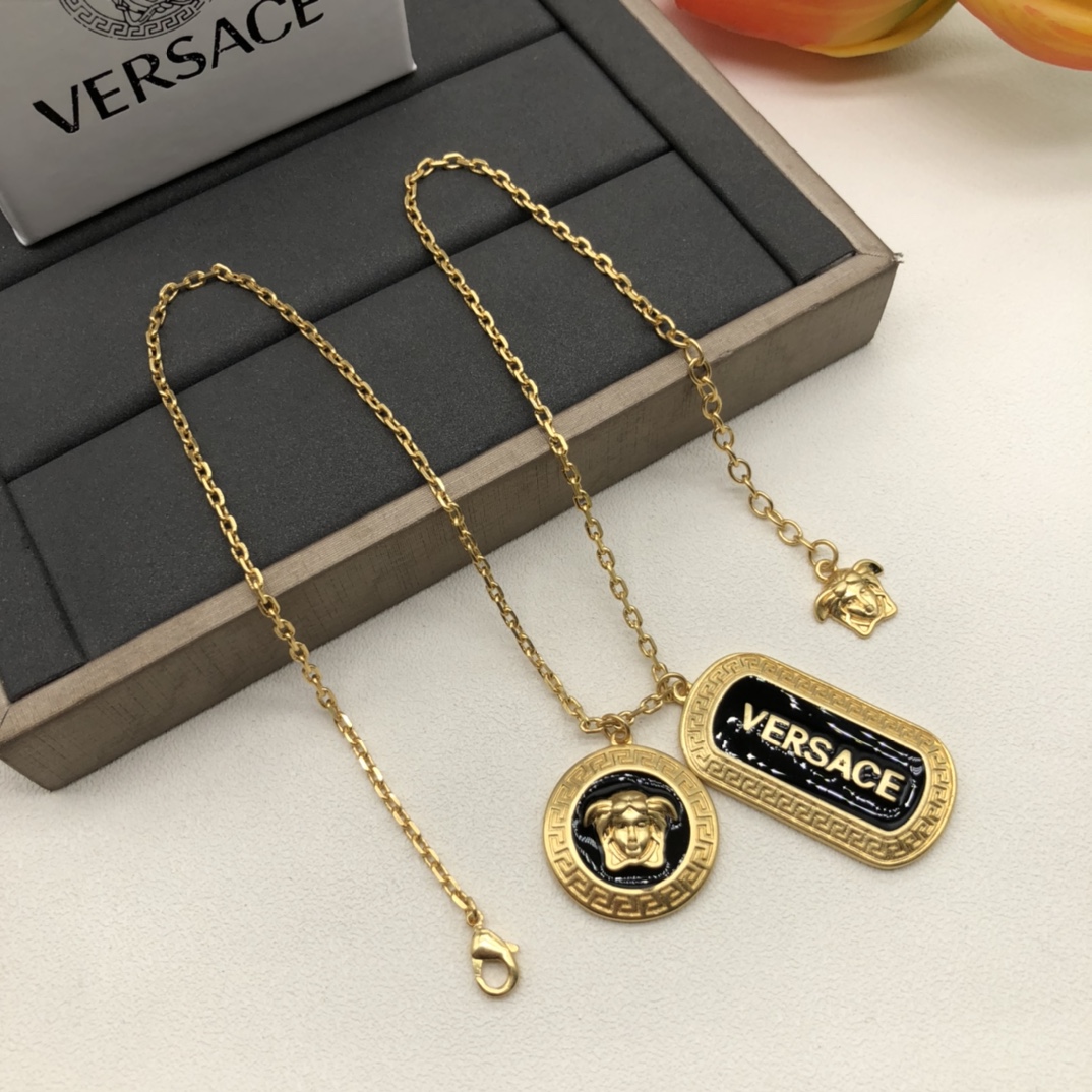 Fashion Basilisk round cards pendants women's Bracelet Necklace Stud Earring sets Brass 18K gold plated ladies Designer Jewelry Va145010226