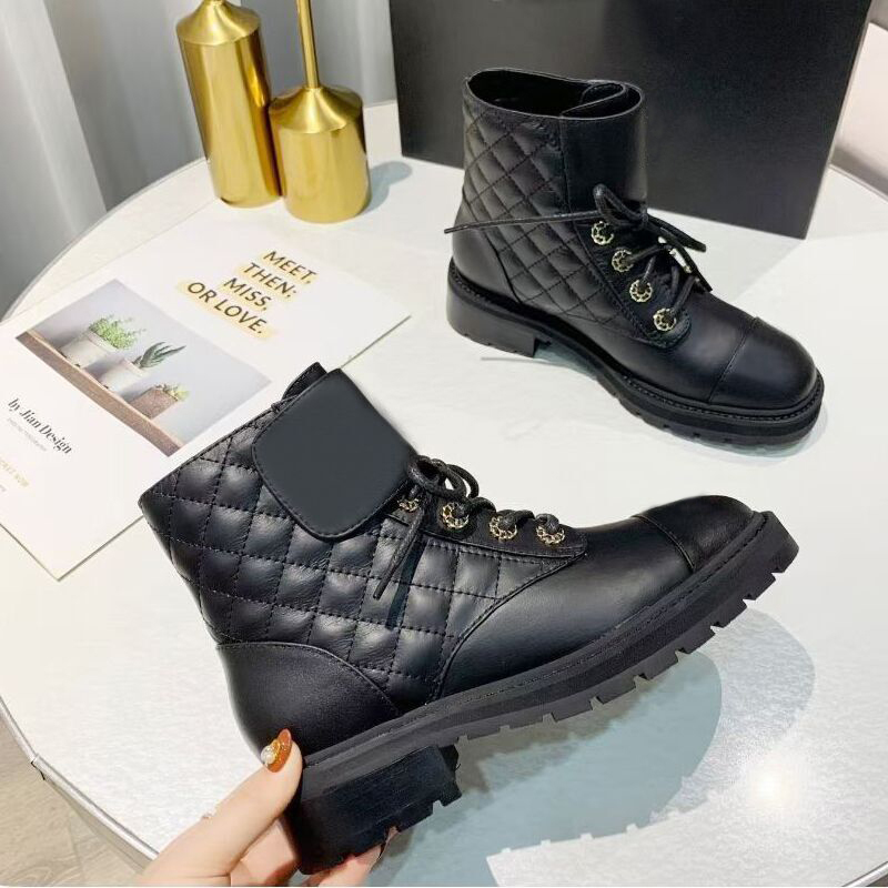 mujer cuero de vaca cremallera Botas cortas Hebilla de metal bota de diseñador Dama de cuero con cordones Letra SHoes moda Otoño invierno Zapatos planos de mujer Tamaño grande 35-41-42 caja