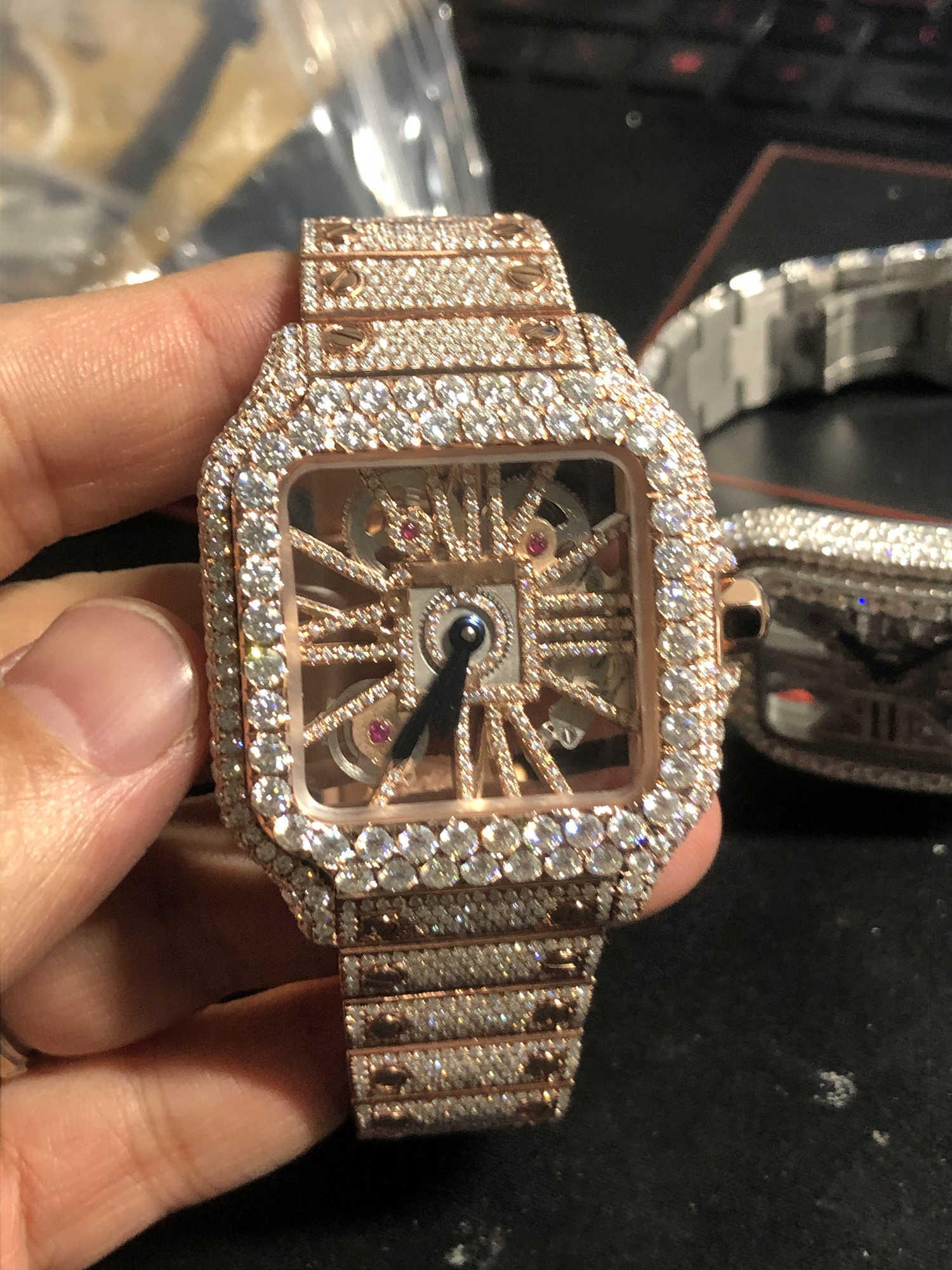 Armbandsur nya skelett Sier VVS1 VIP Diamonds Watch Pass TT Quartz Movement Top Quality Men lyx Iced Out Sapphire Watch With300U