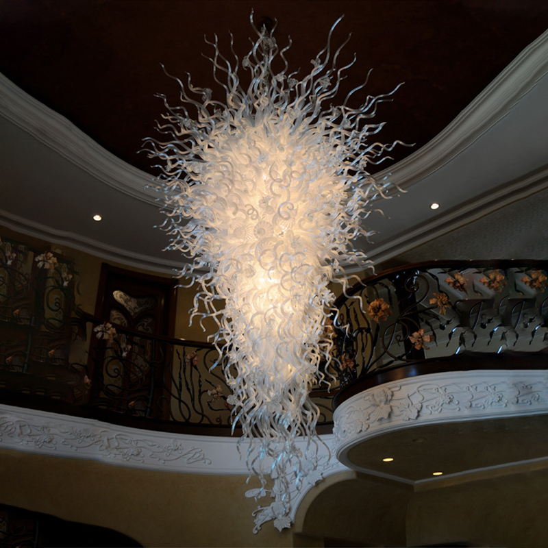 대형 호텔 로비 펜던트 램프 현대식 크리스탈 샹들리에 서부 스타일 손 블로우 유리 샹들리에 흰색 LED 조명 계단 교수형 램프 LR687