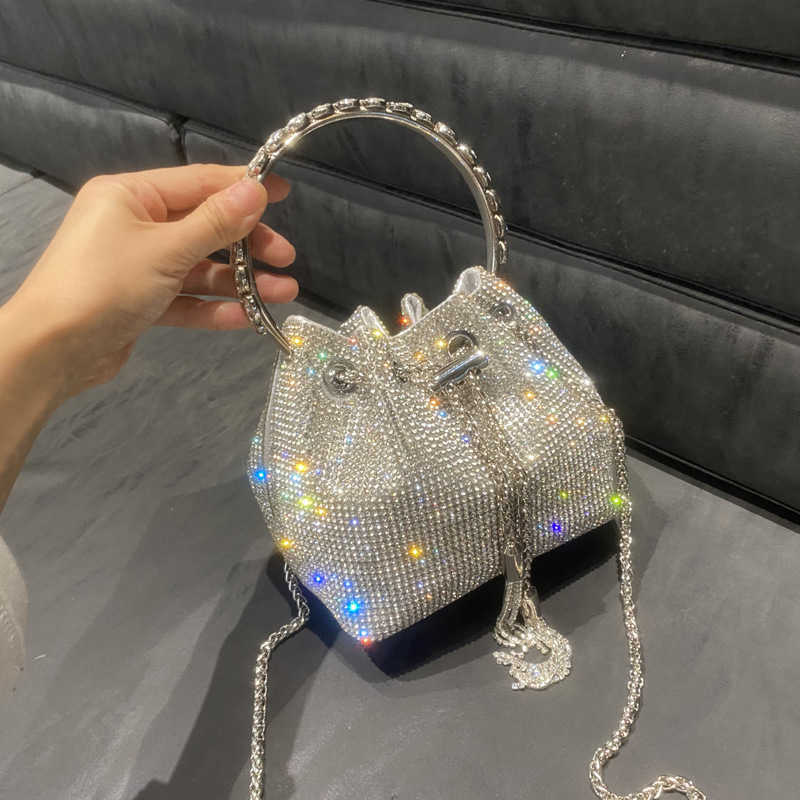 Totes Bags Diamonds Tassel Evening Clutch Bag Women Luxury Designer Chain Metal Ring Handle Shiny Crystal Bucket Purse Bridal Wedding Party 221103