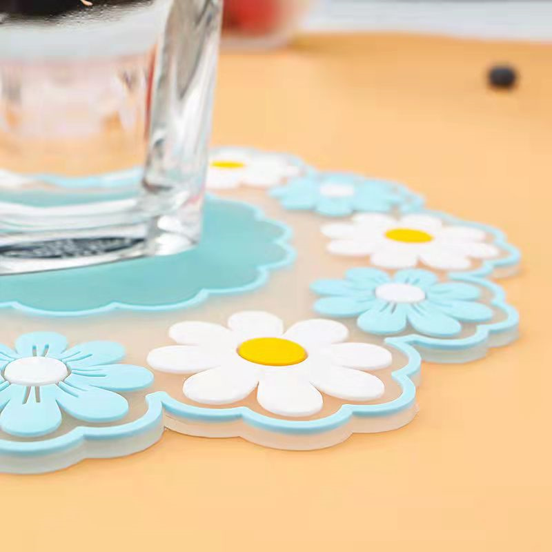 Blue Flower Cup Mats Daisy Pattern Heat Resistant PVC Cups Mat Office Bar Restaurant Home Desktop Protection Mats for Drinks