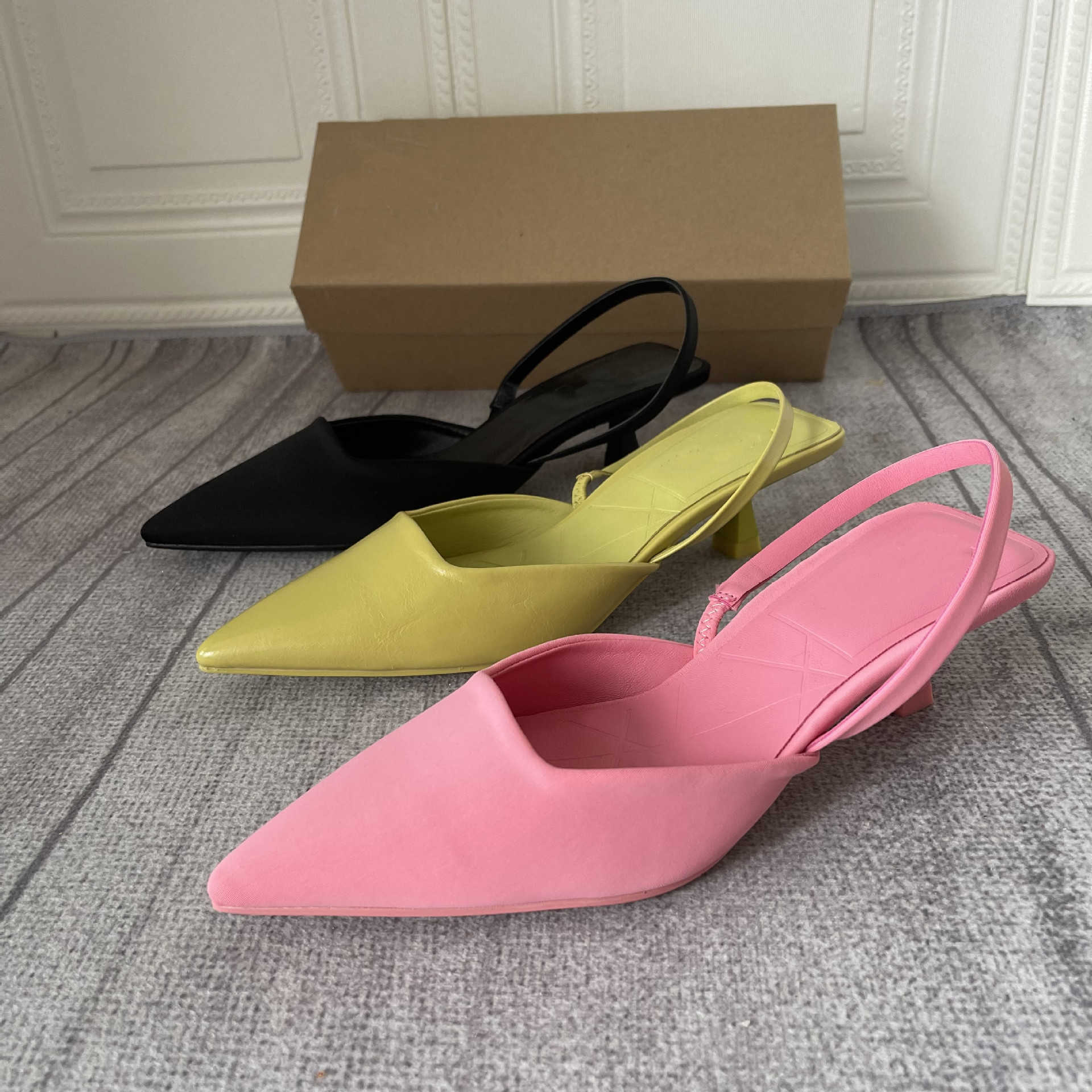 Klänningskor damer Ny vår/sommarblå sandaler Fashion Pointy Heels 4cm L2201104