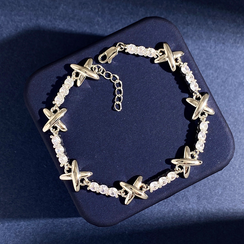 Nytt designad hänge halsband koppar 18k guldpläterad glänsande metall x bokstäver mikroinlägg diamanter lyxiga kvinnor armband örhänge cou259e