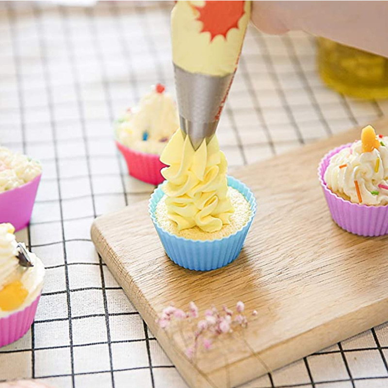 シリコンケーキ型丸いマフィンカップケーキベーキング型再利用可能なDIYケーキデコレーションツールウェディングクリスマスパーティー用品
