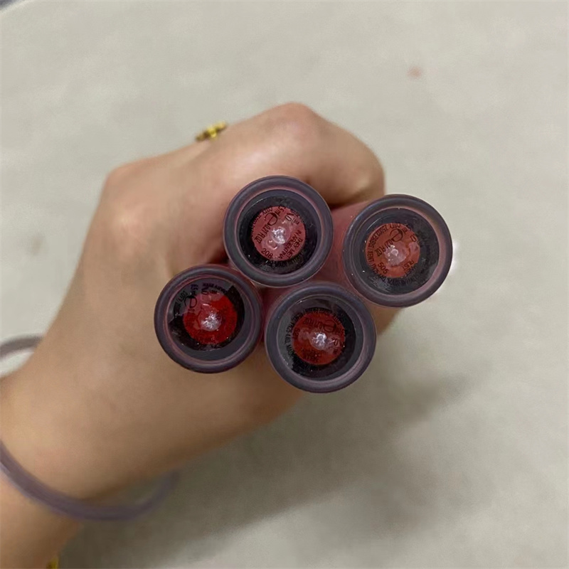 Cuggl Mat Dudak Parlak Sıvı Ruj Seti Temel Makyaj Kızlar ve Kadınlar İçin Kırmızı Lipgloss 4 Ton
