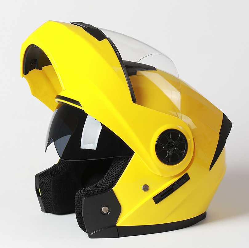 Casques de cyclisme 2021 Nouvelle arrivée DOT Certification Professional Racing Flip Up Casque Hommes Moto ABS Matériel Modulaire Double Lentille Casques T221107