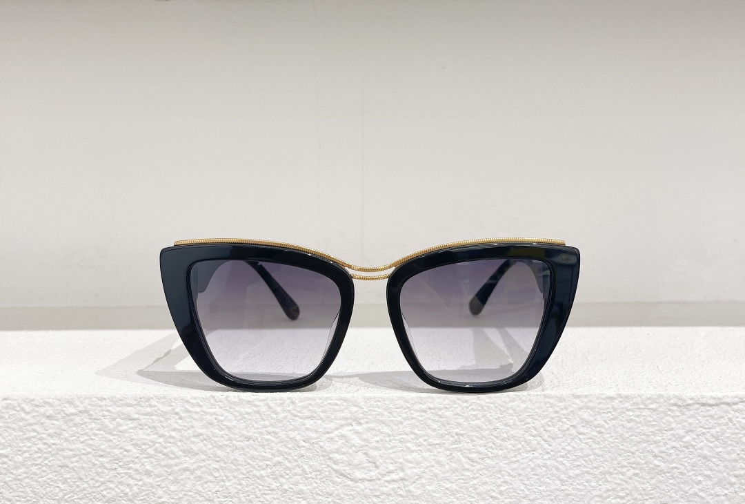 Vintage Brand Hot Solglas￶gon Fashion Design Cool Designer Eyeglasses For Women and Man Mens Eyeglass For Large Cat Eye Fame Woman Classic Eyewear Leisure UV400