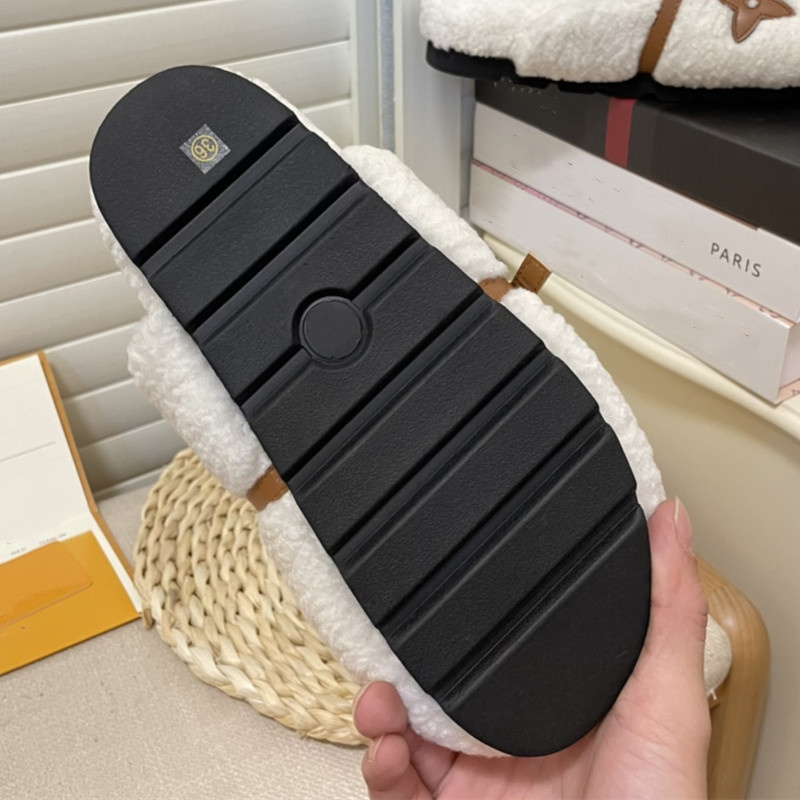 2022 Winter Designer Womens Baotou Slippers Sandals Woolen Slippers Paseo Flat Comfort Small Wool Private Film Leather Outsole Slides