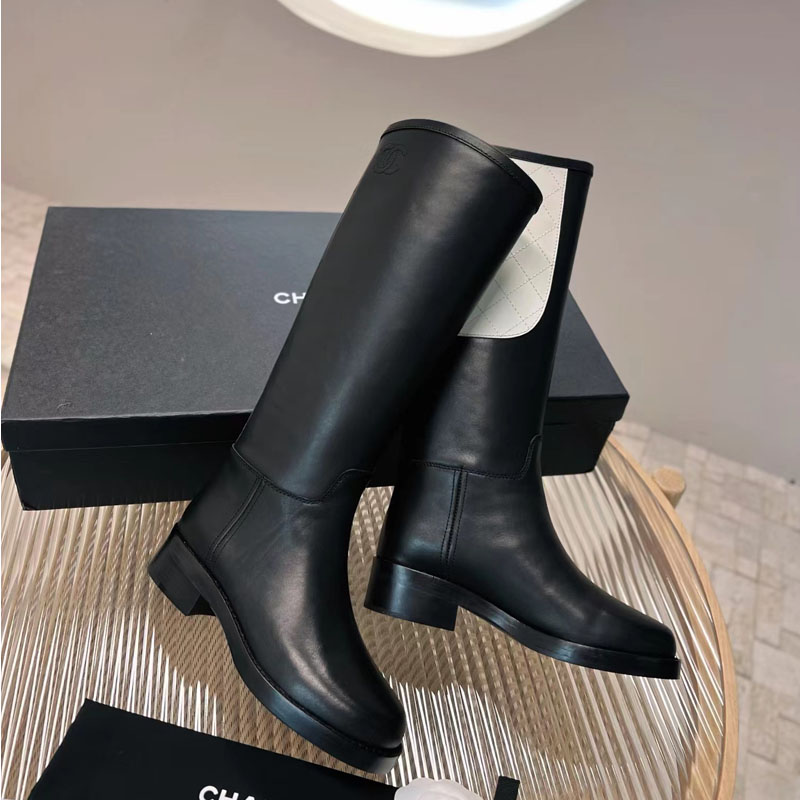 2023 Femmes de designer Laine Knight Bottes hautes de luxe Mode Sexy Noir Blanc Bottes en cuir épais Automne Hiver Broderie électrique Laines tricotées Chaussures à talons bas