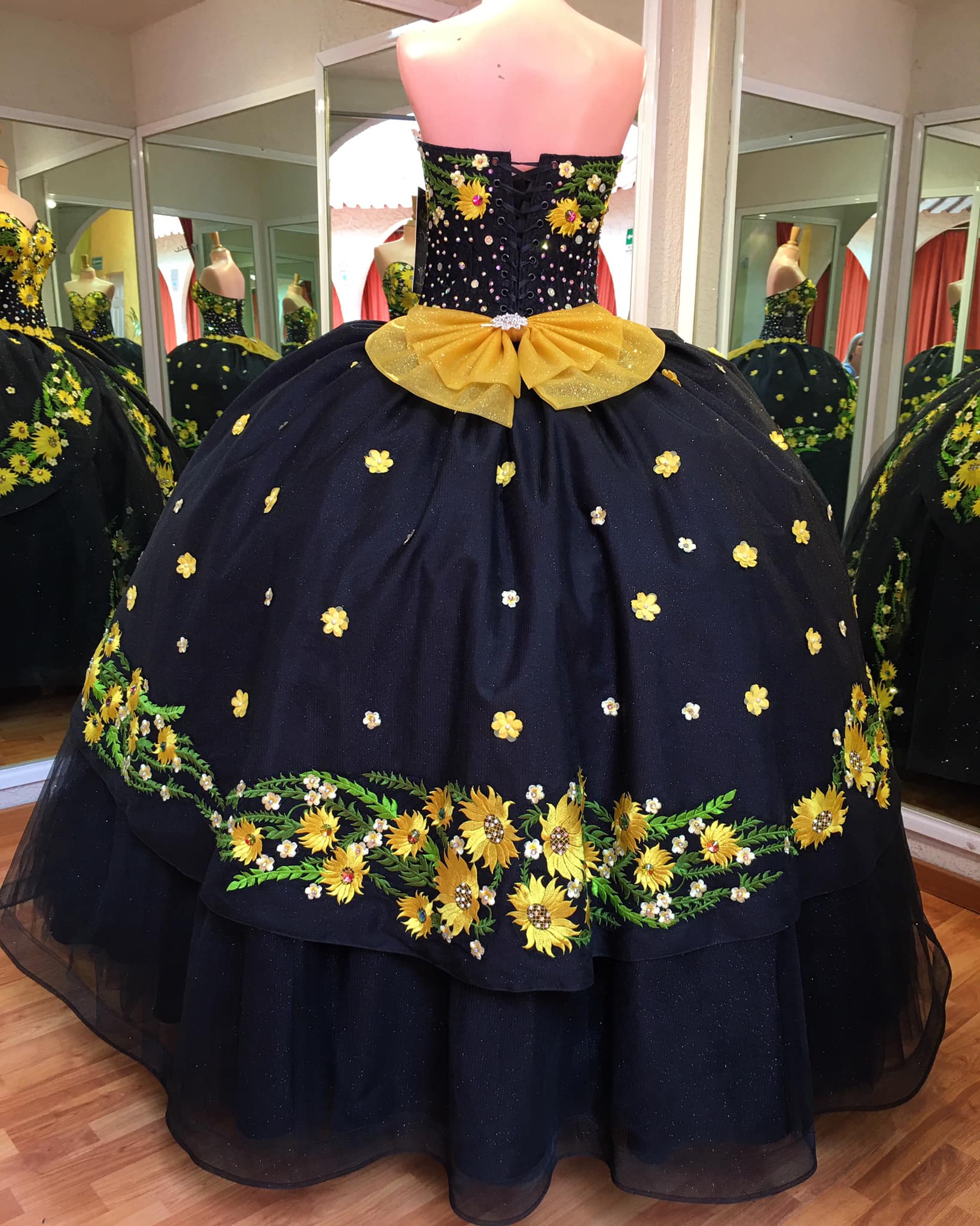 Robes de Quinceanera à fleurs de tournesol 2023, grande taille, robe de bal, mascarade, princesse fille, paillettes, longue, doux 16, bal de promo pour 15 ans, épaules dénudées, coing 15 noir/jaune