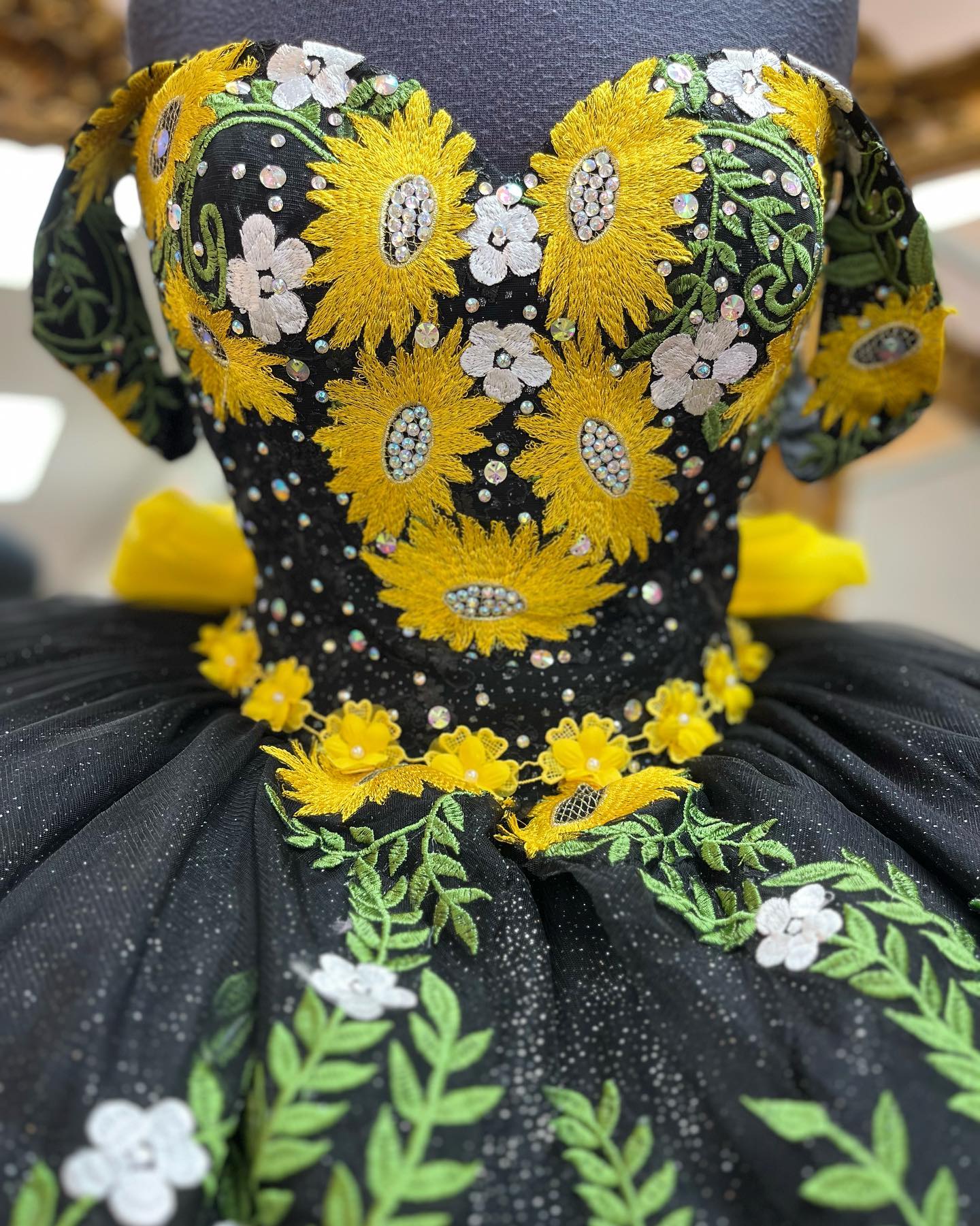 Robes de Quinceanera à fleurs de tournesol 2023, grande taille, robe de bal, mascarade, princesse fille, paillettes, longue, doux 16, bal de promo pour 15 ans, épaules dénudées, coing 15 noir/jaune