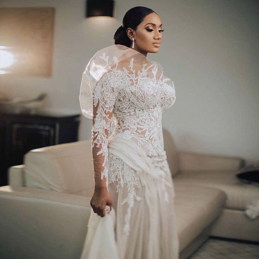 Retro Lace Long Sleeve Mermaid Wedding Dresses Saudi Arabia Illusion Pleat Garden Bridal Gown Vestido De Novia