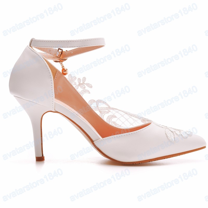 Sapas de casamento de lacas de renda branca elegantes e elegantes sapatos de casamento de quartos de saltos altos sand￡lias de fivela de tornozelo