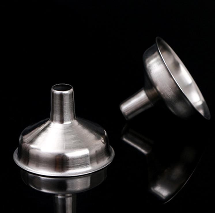 Kitchen Tools Stainless Steel Mini Funnels for Miniature Bottles Essential Oils DIY Lipbalms Cooking Spices Liquids Homemade Make-Up Fillers SN162