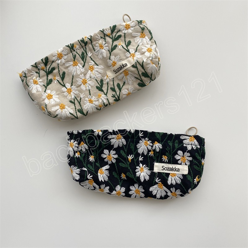 Petit sac à cosmétiques brodé de fleurs fraîches, trousse à crayons Portable pour femme, grande capacité, organisateur de maquillage de beauté, pochette de rangement