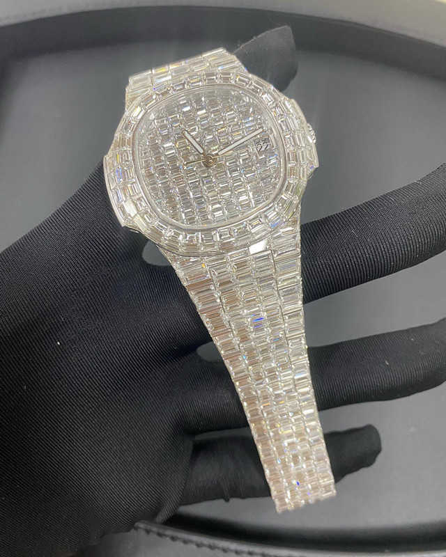 腕時計D17 Luxury Mens Watch 4130 Movement Watch for Men 3255 Montre de Luxe Watch Mosang Stone Iced1Gia Diamond Watchs294j