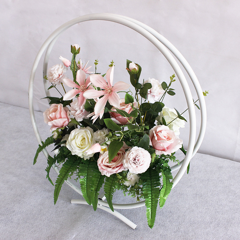 Guldvita ljushållare Double Circle Wedding Arch Rack Cake Display Stand Balloons Flower Holder Bakgrund